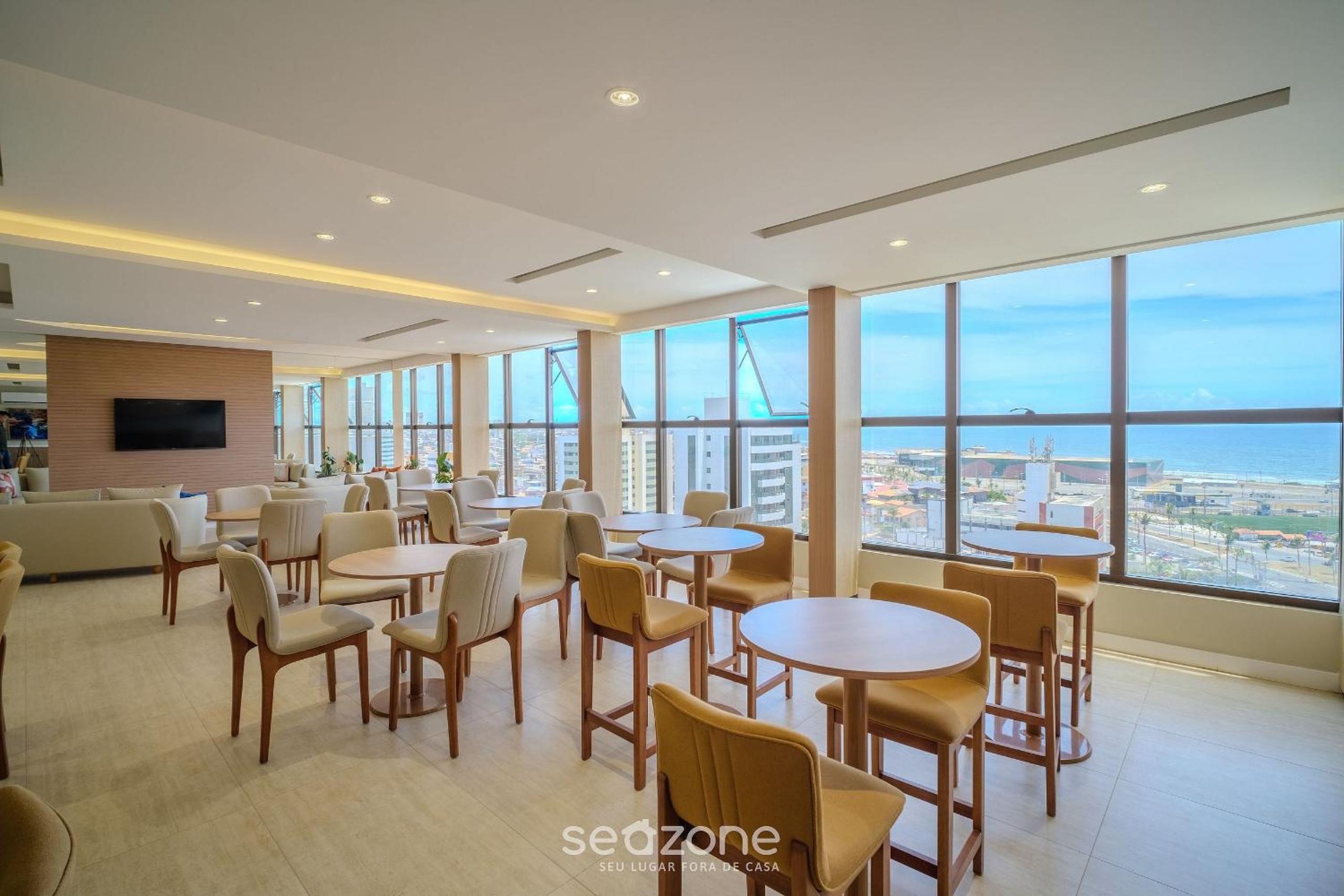 SMT - Building 750m from the Beach in Salvador