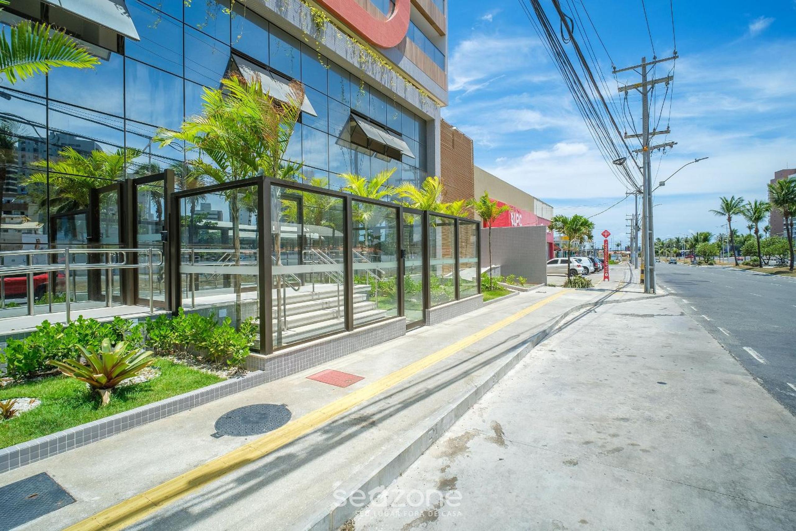 SMT - Building 750m from the Beach in Salvador