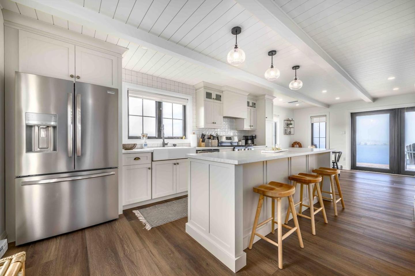 Ocean Front Saltbox 'SeaForever' wHot Tub