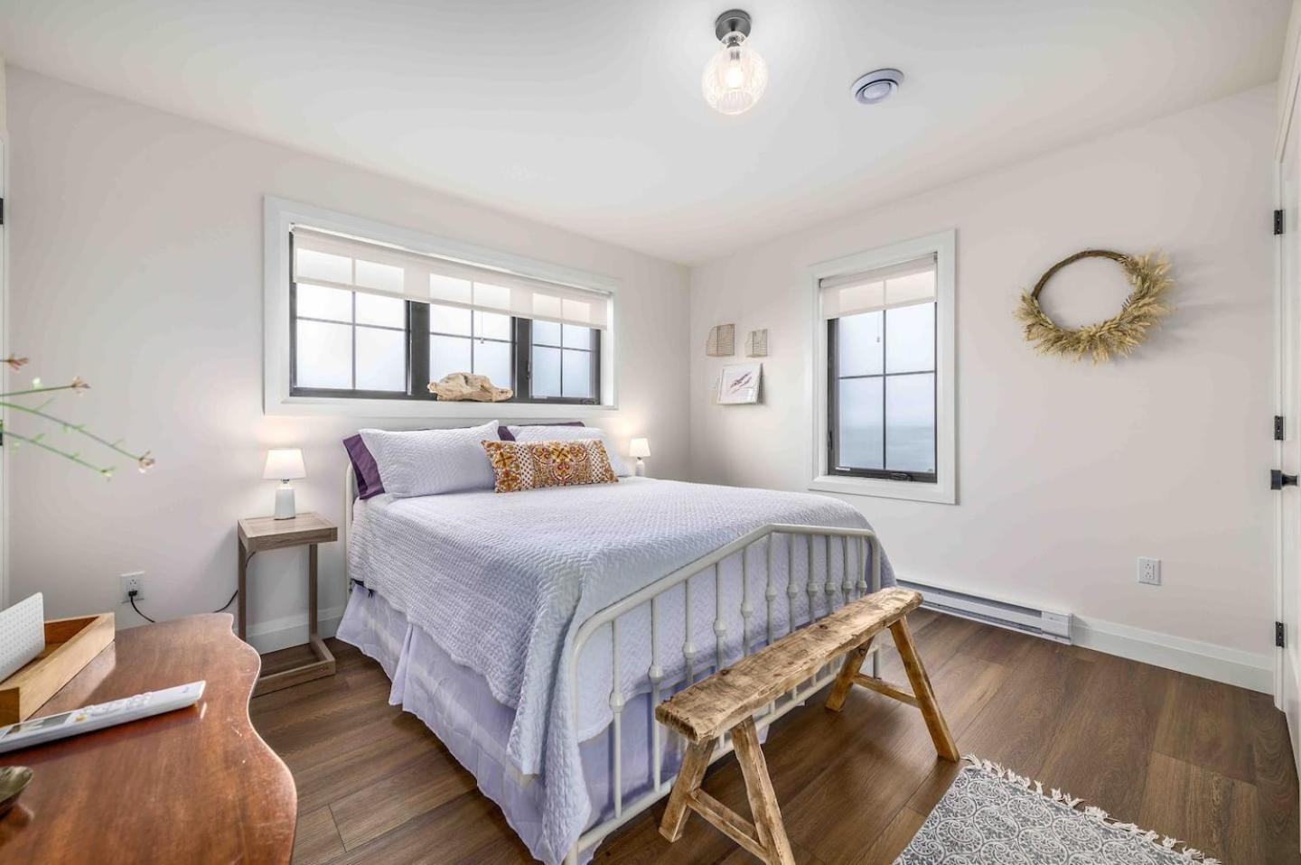 Ocean Front Saltbox 'SeaForever' wHot Tub
