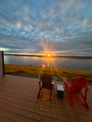 Ocean Front Saltbox 'SeaForever' wHot Tub