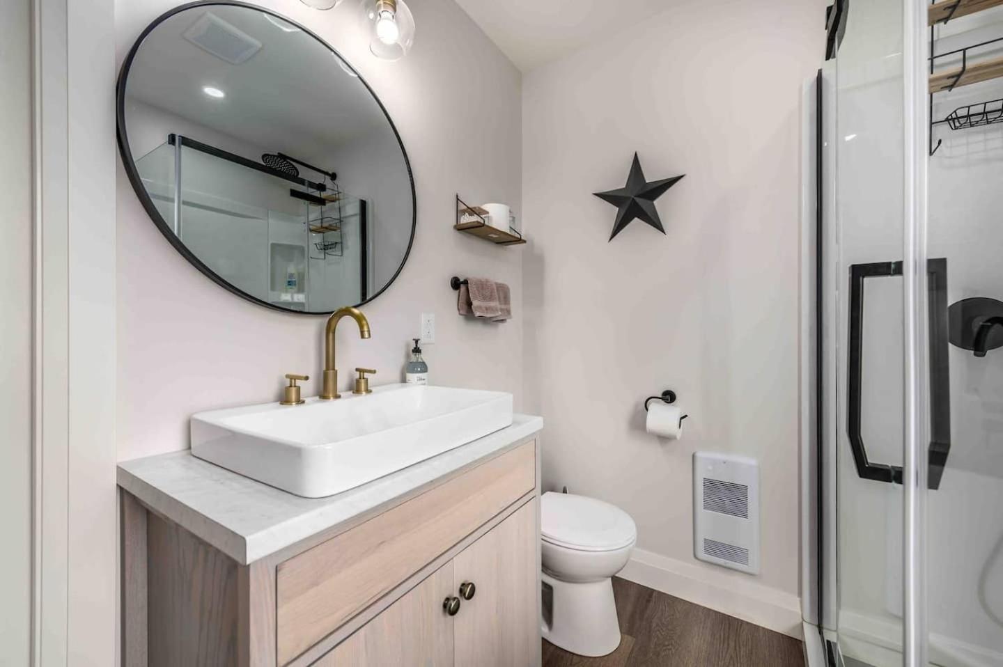 Ocean Front Saltbox 'SeaForever' wHot Tub