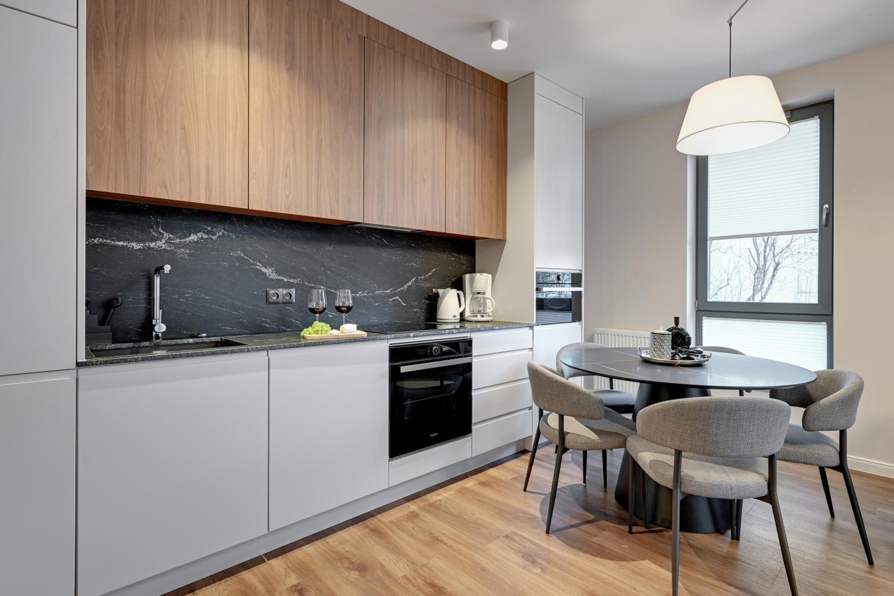 Scala Suites with Parking by Lion Apartments