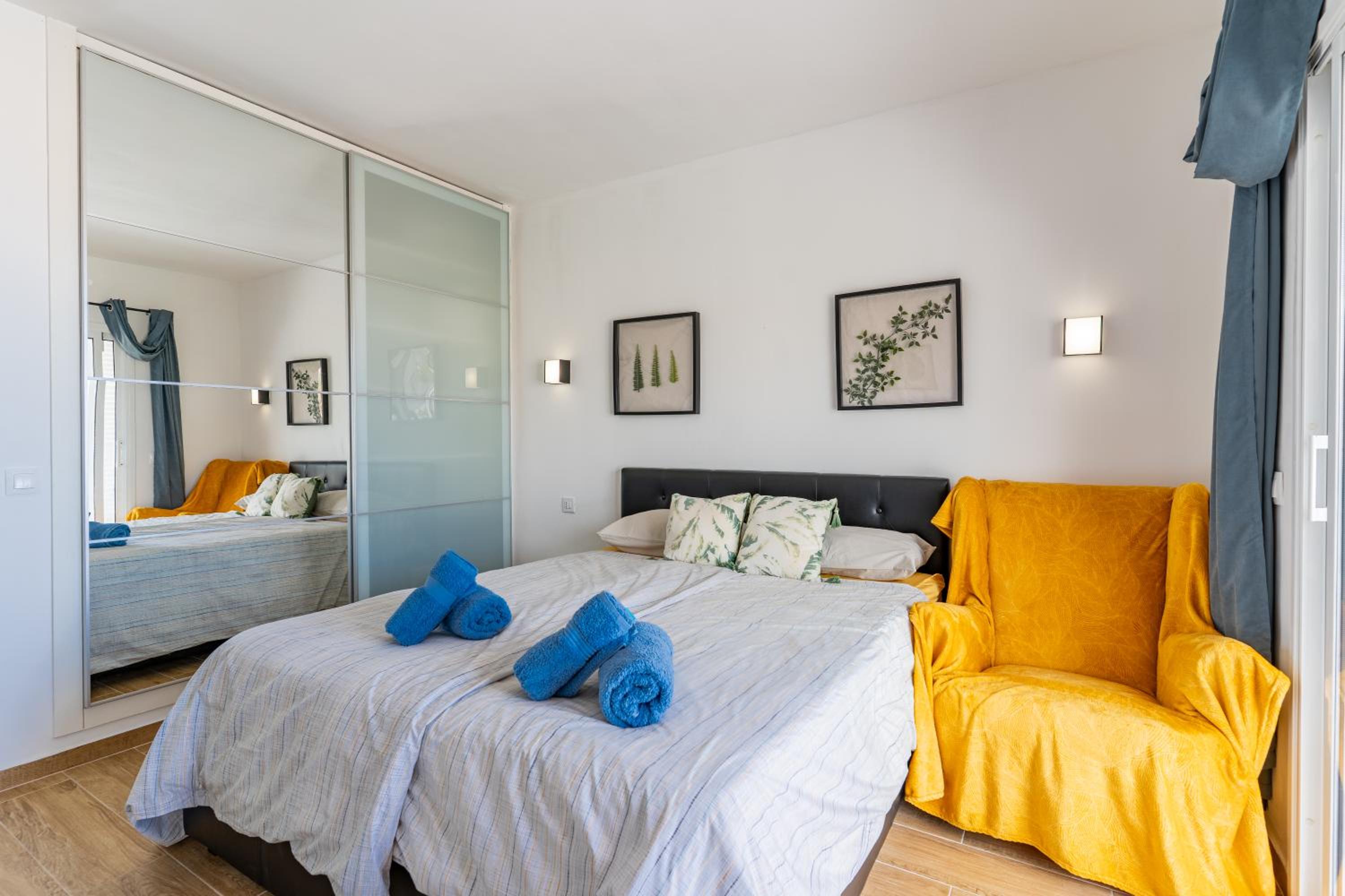 Apartment with Ocean Views & Pool in Colina Blanca, Costa Adeje