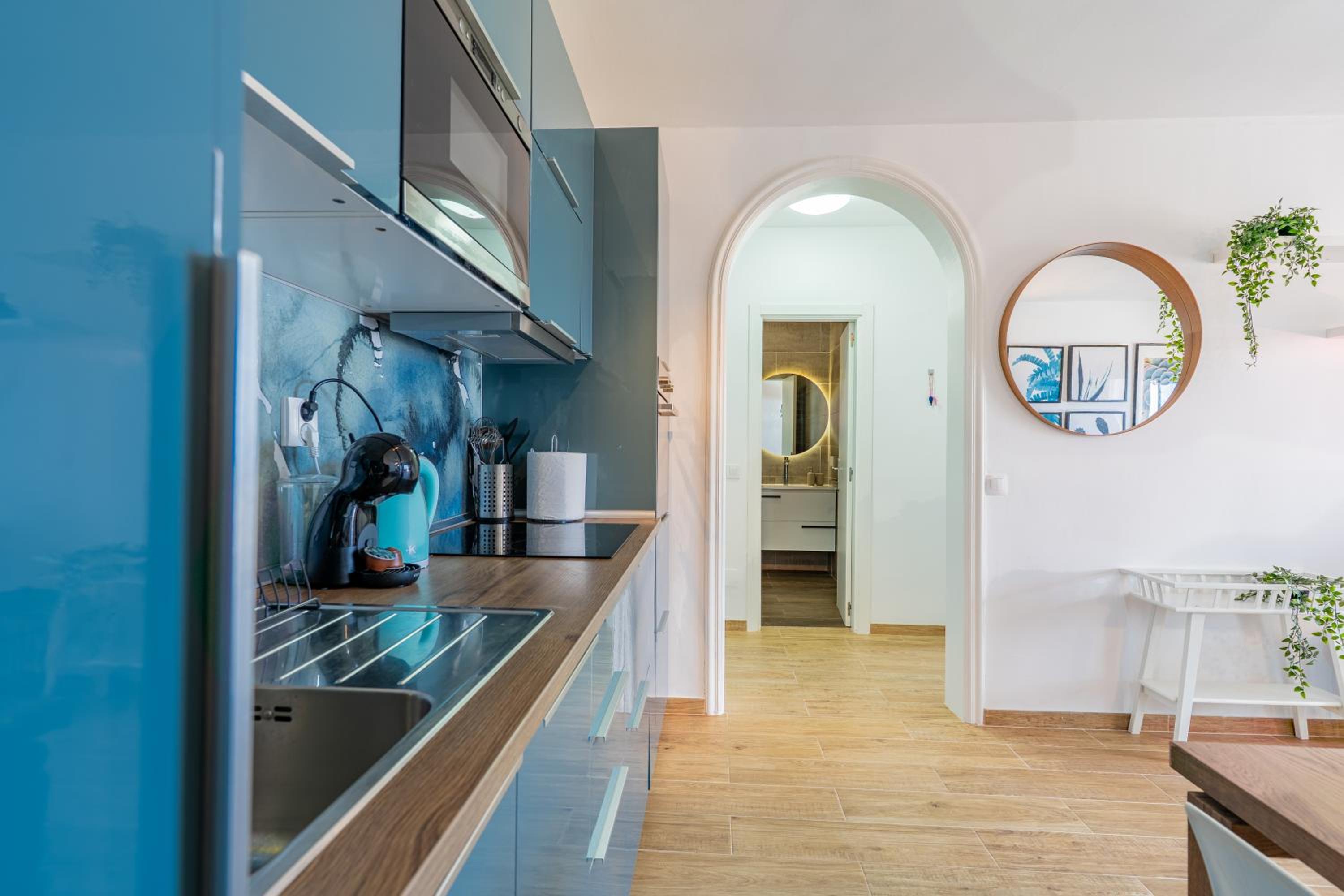 Apartment with Ocean Views & Pool in Colina Blanca, Costa Adeje