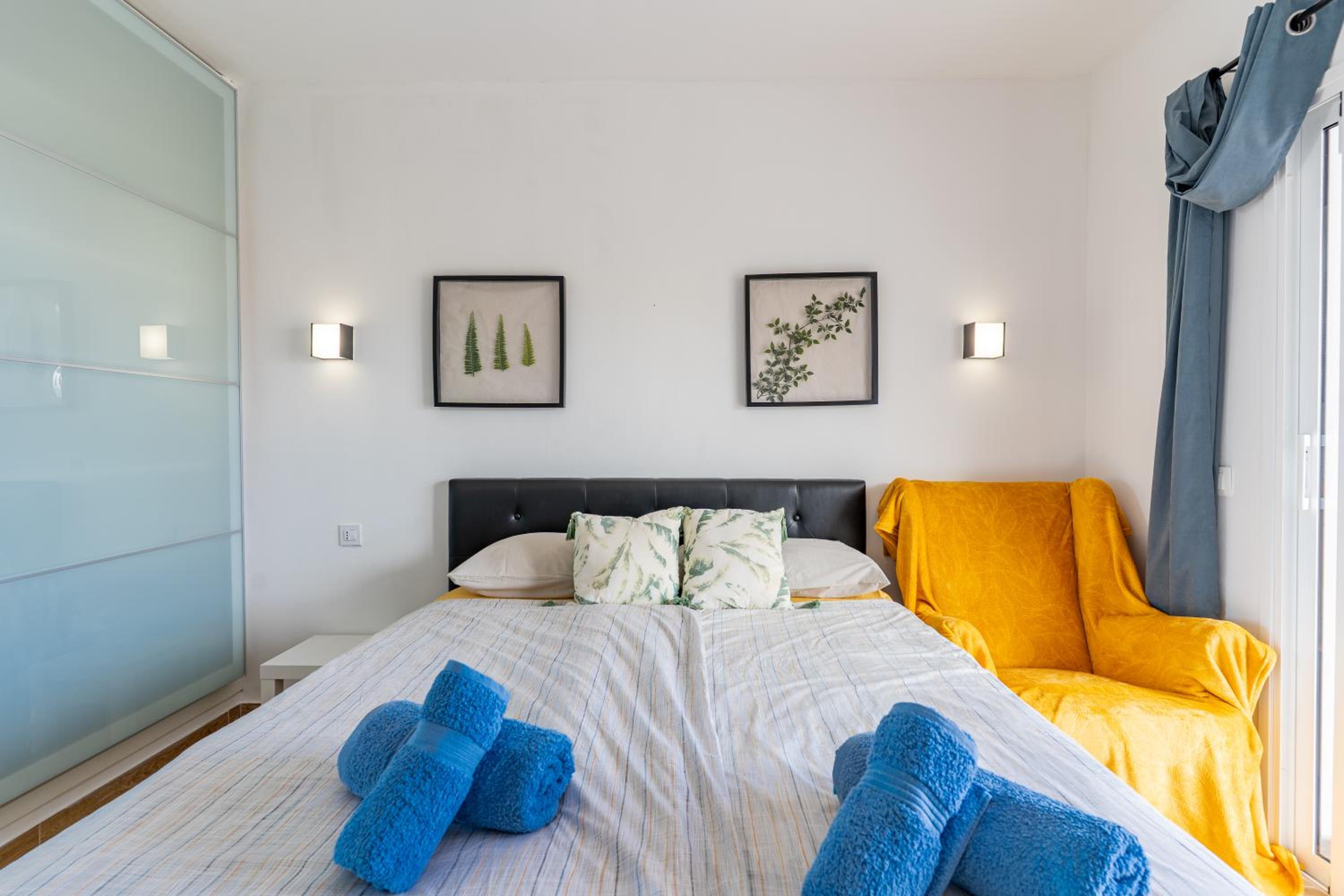 Apartment with Ocean Views & Pool in Colina Blanca, Costa Adeje