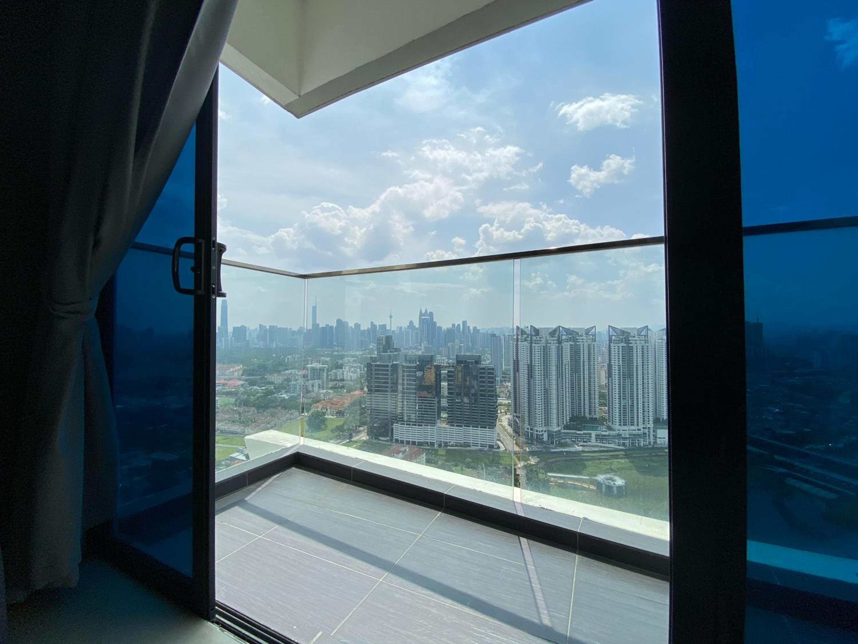 Reizz by Aayu Residences - 10mins to KLCC, 2 mins to Gleneagles Hospital