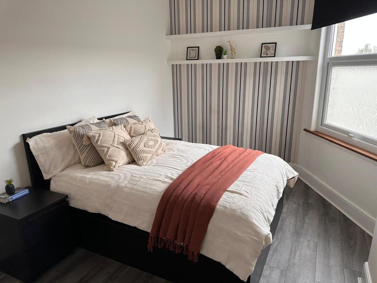 Bright and spacious 2 bed flat