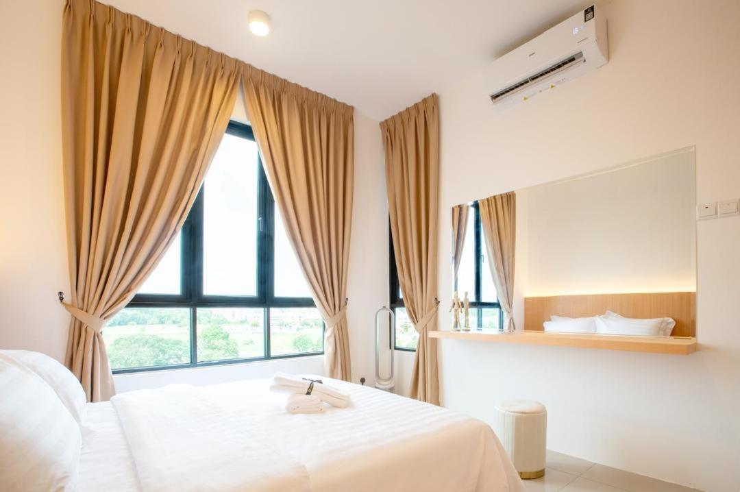 KLIA Residence Homestay Apartment, Near Sepang Circuit and KLIA - 3 Bedroom Fully Aircond