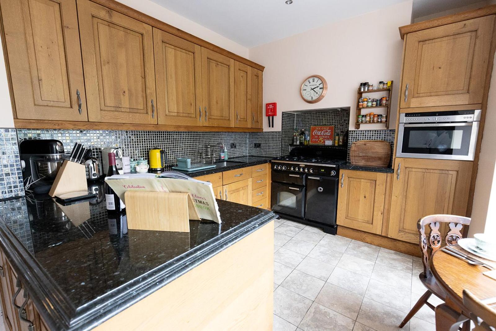 CLIFTON BANK - Characterful & Cosy Home in Buxton, Peak District