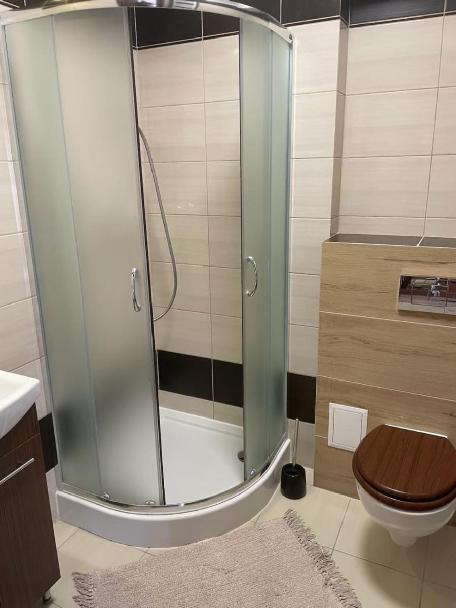 Pokoje i apartamenty nad Letniskową