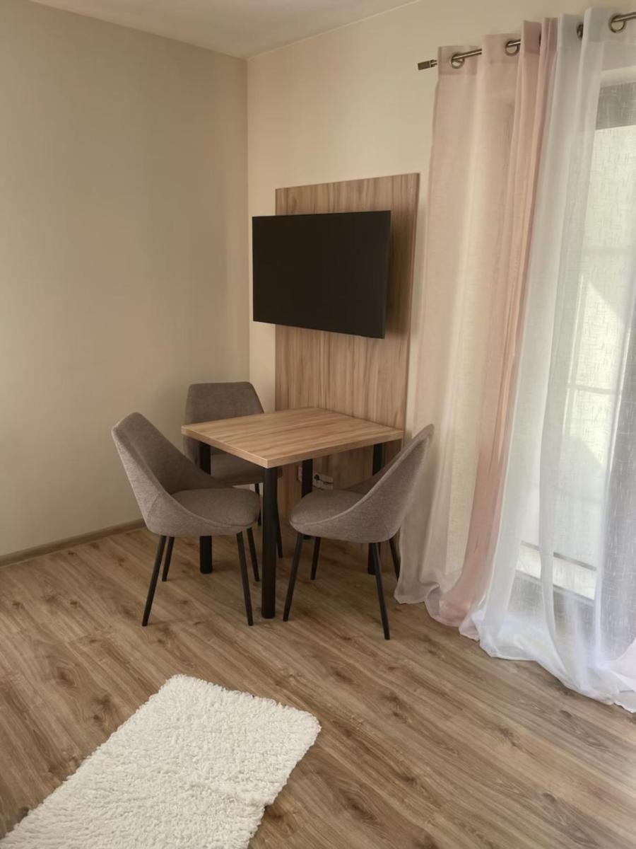 Pokoje i apartamenty nad Letniskową