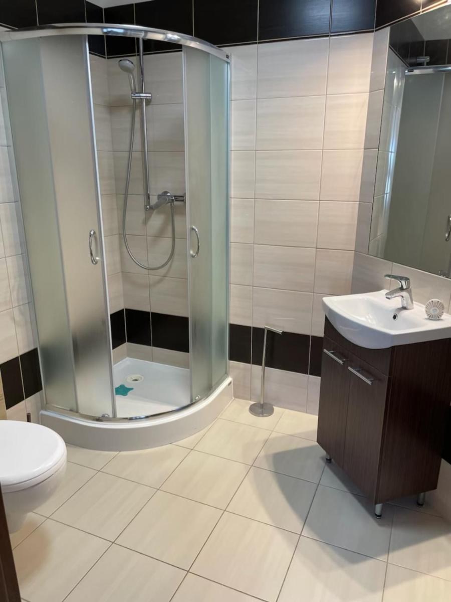 Pokoje i apartamenty nad Letniskową