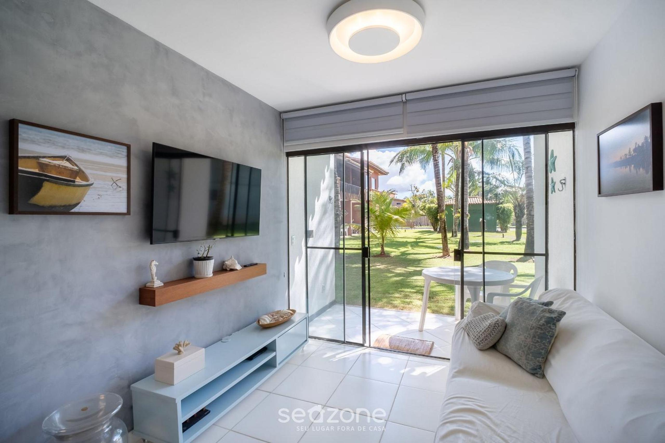 Beautiful Apartin Condo w/ Pool CQS0004