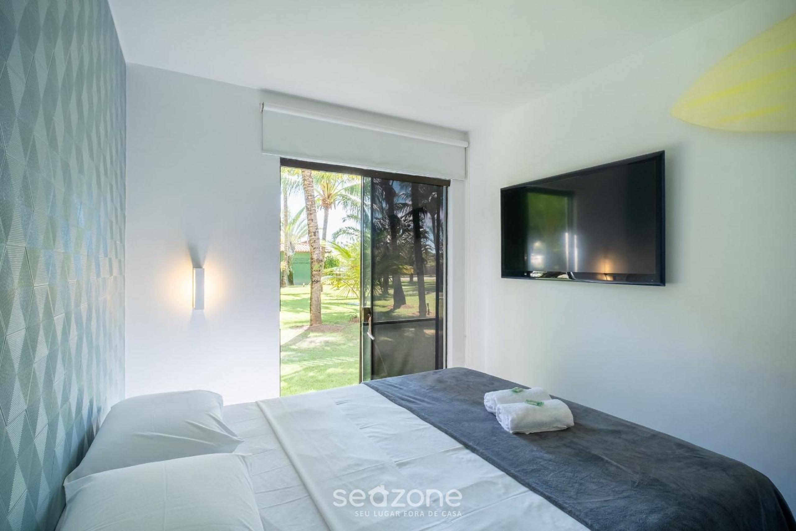 Beautiful Apartin Condo w/ Pool CQS0004