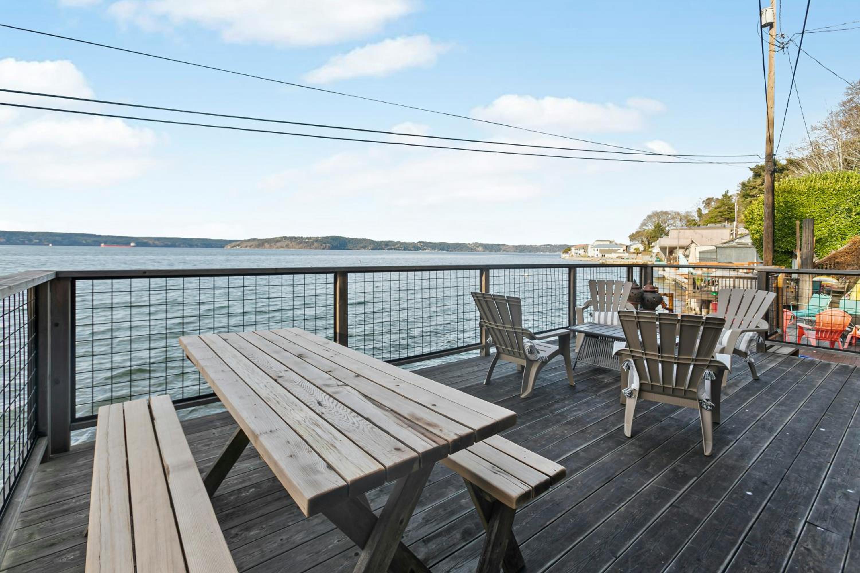 Cedar and Sage Waterfront Cottage on Puget Sound