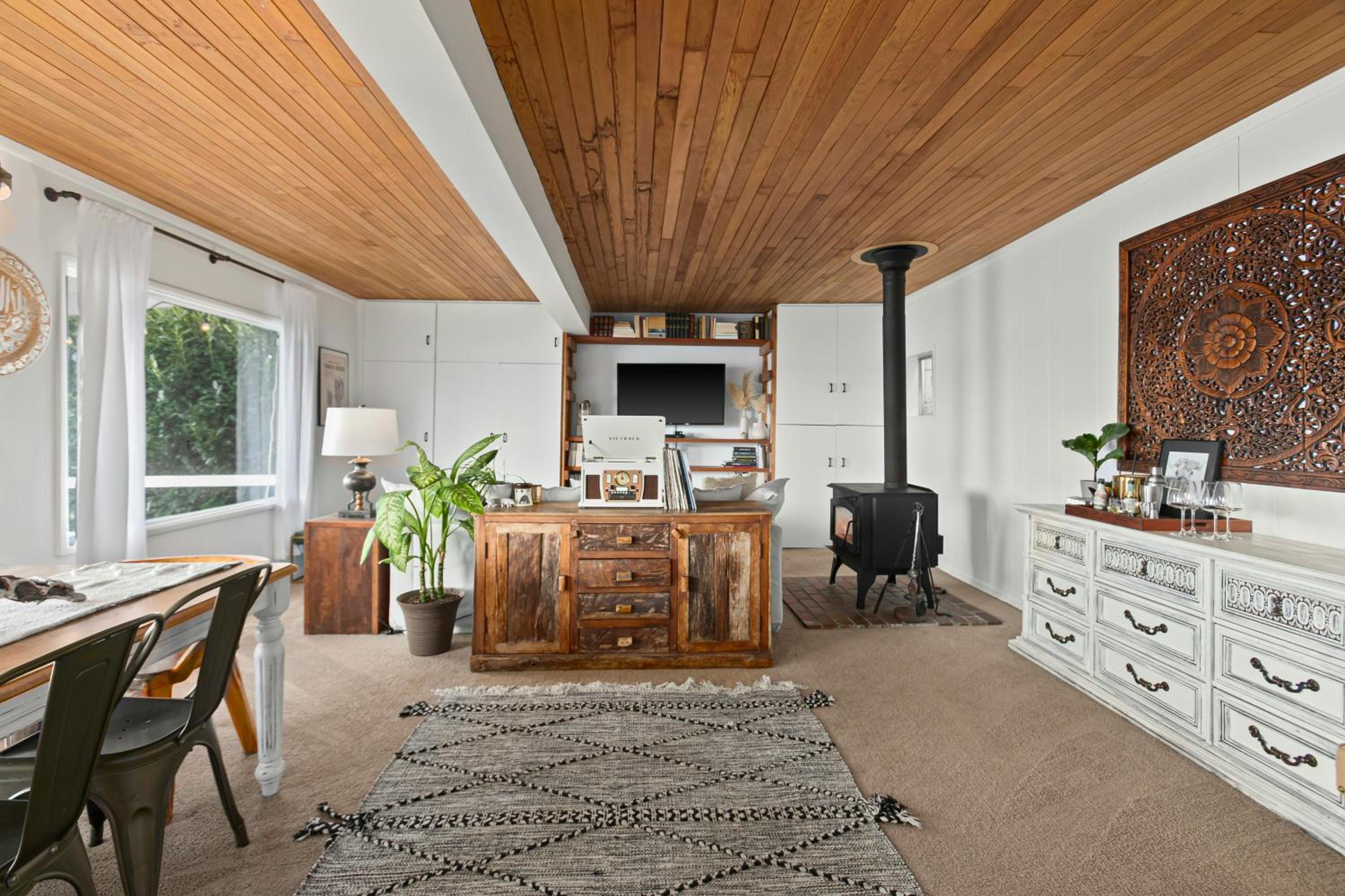 Cedar and Sage Waterfront Cottage on Puget Sound