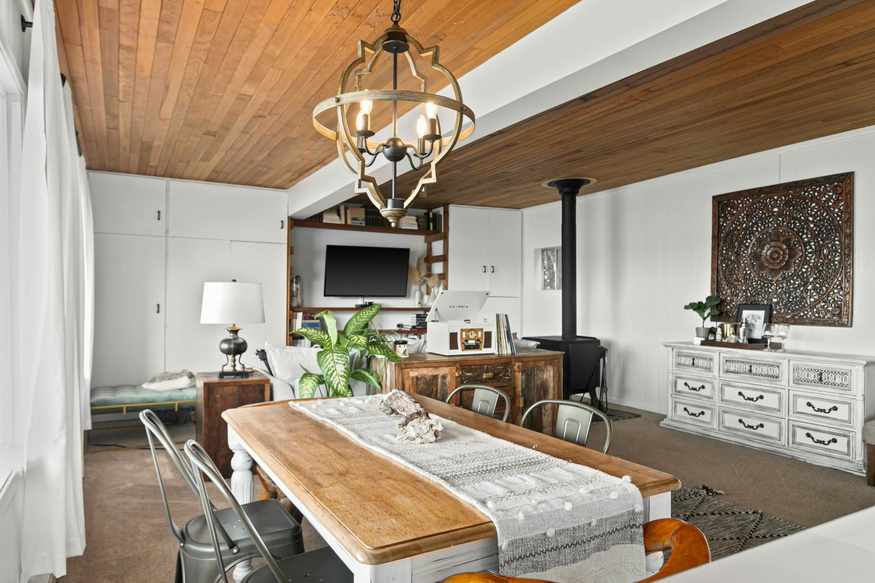 Cedar and Sage Waterfront Cottage on Puget Sound