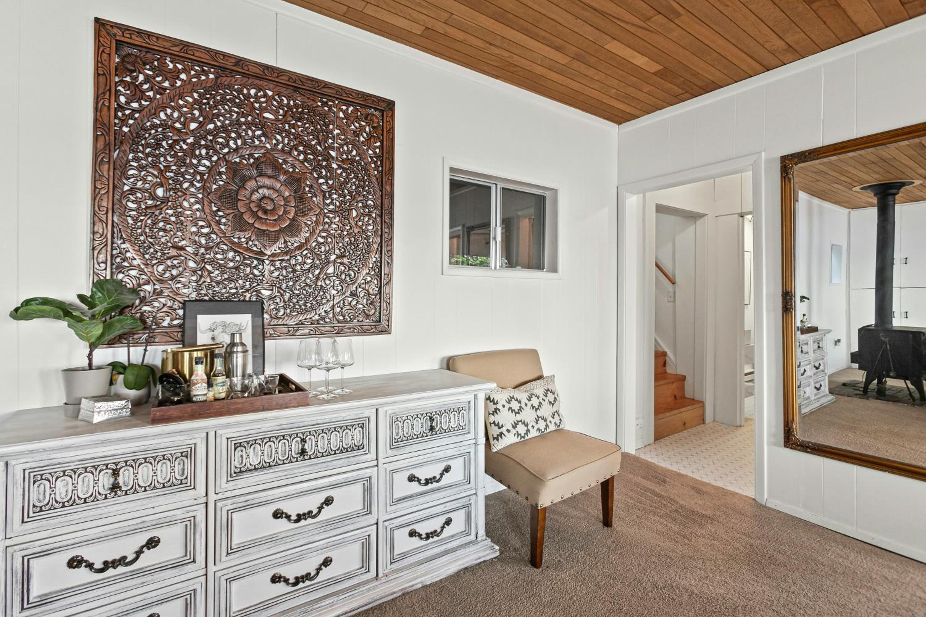Cedar and Sage Waterfront Cottage on Puget Sound