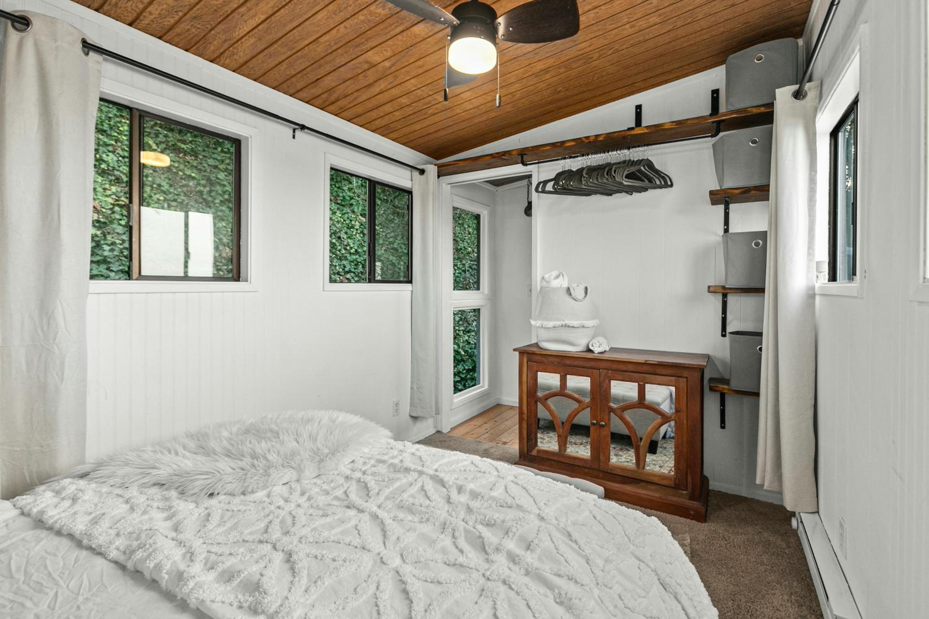 Cedar and Sage Waterfront Cottage on Puget Sound