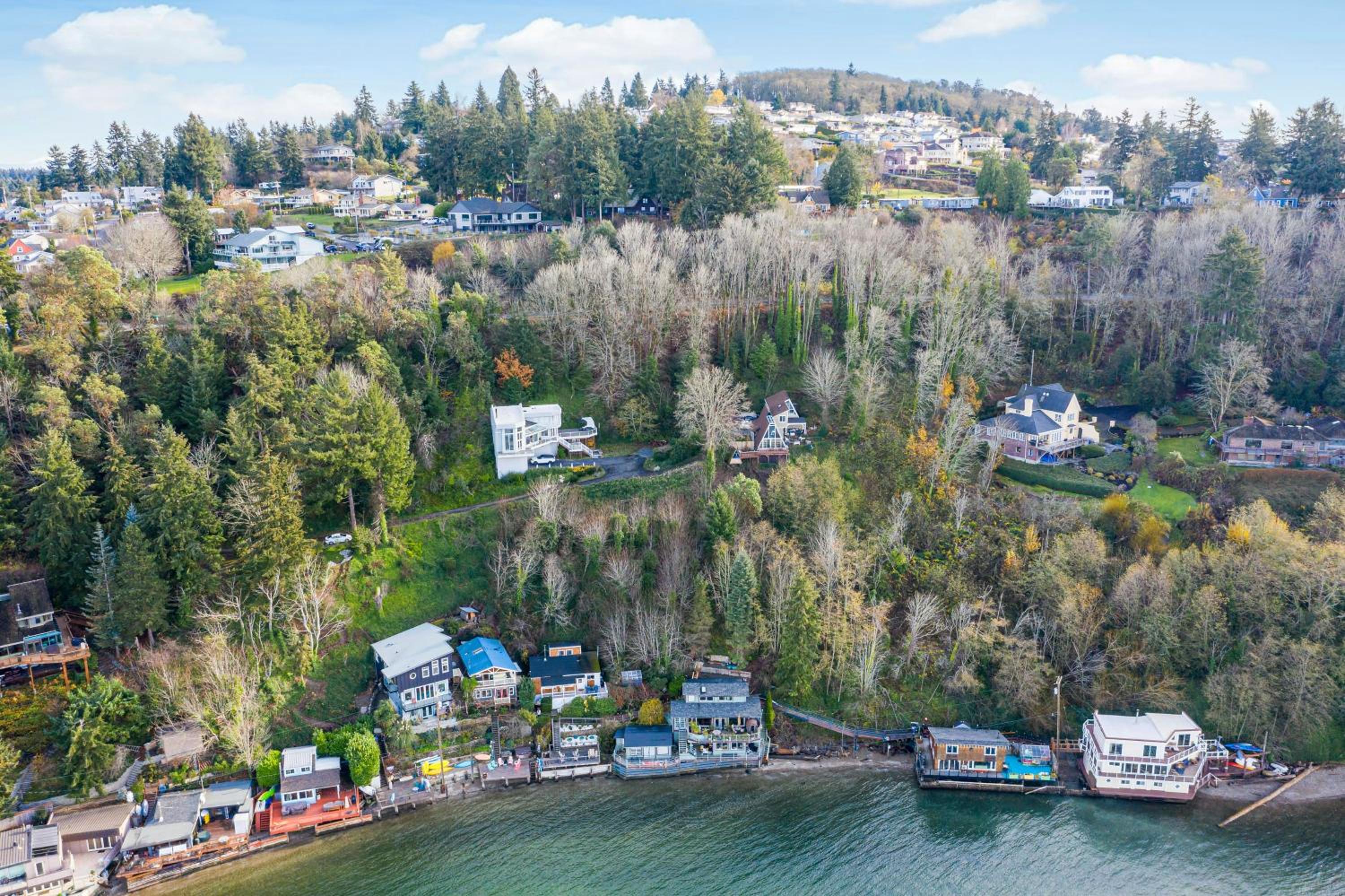 Cedar and Sage Waterfront Cottage on Puget Sound
