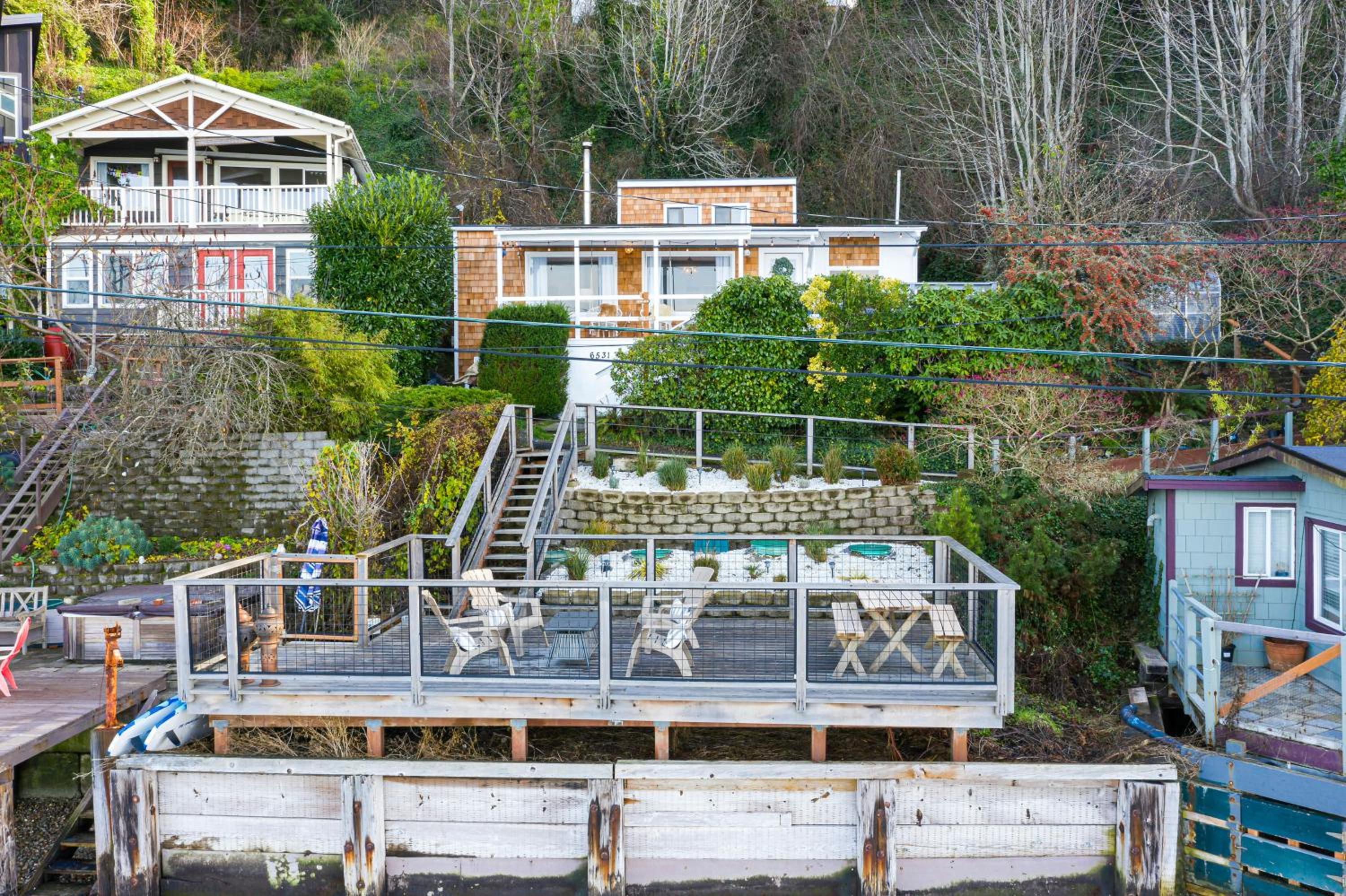 Cedar and Sage Waterfront Cottage on Puget Sound