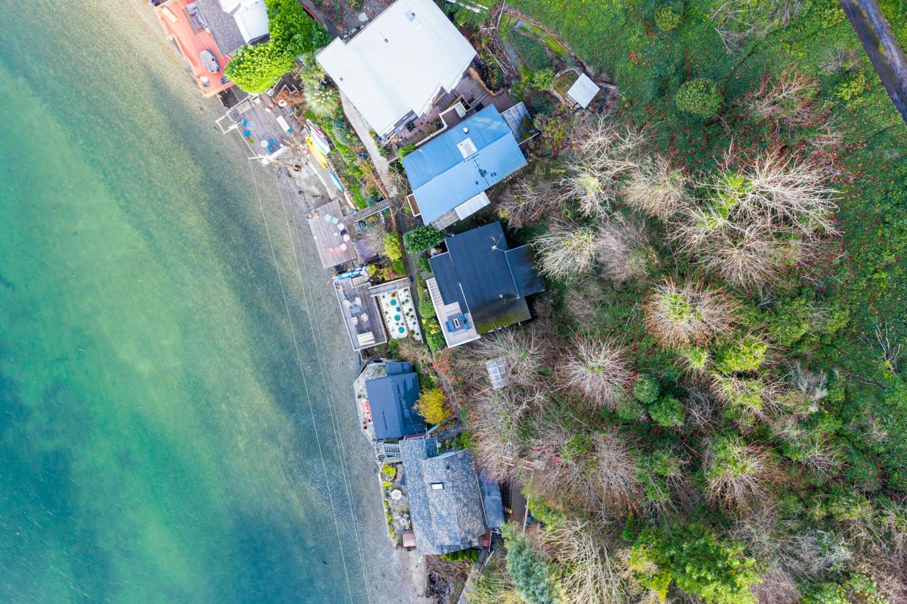 Cedar and Sage Waterfront Cottage on Puget Sound