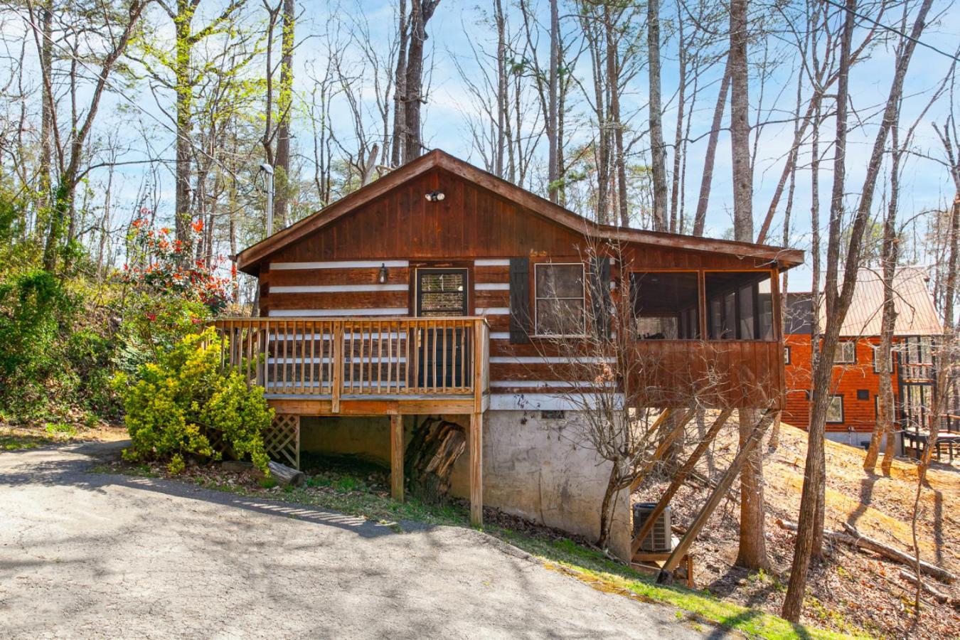 The Secret Nest Hot Tub Jacuzzi Tub Grill