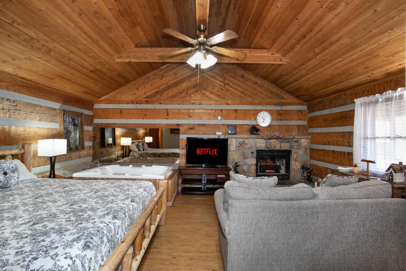 The Secret Nest Hot Tub Jacuzzi Tub Grill