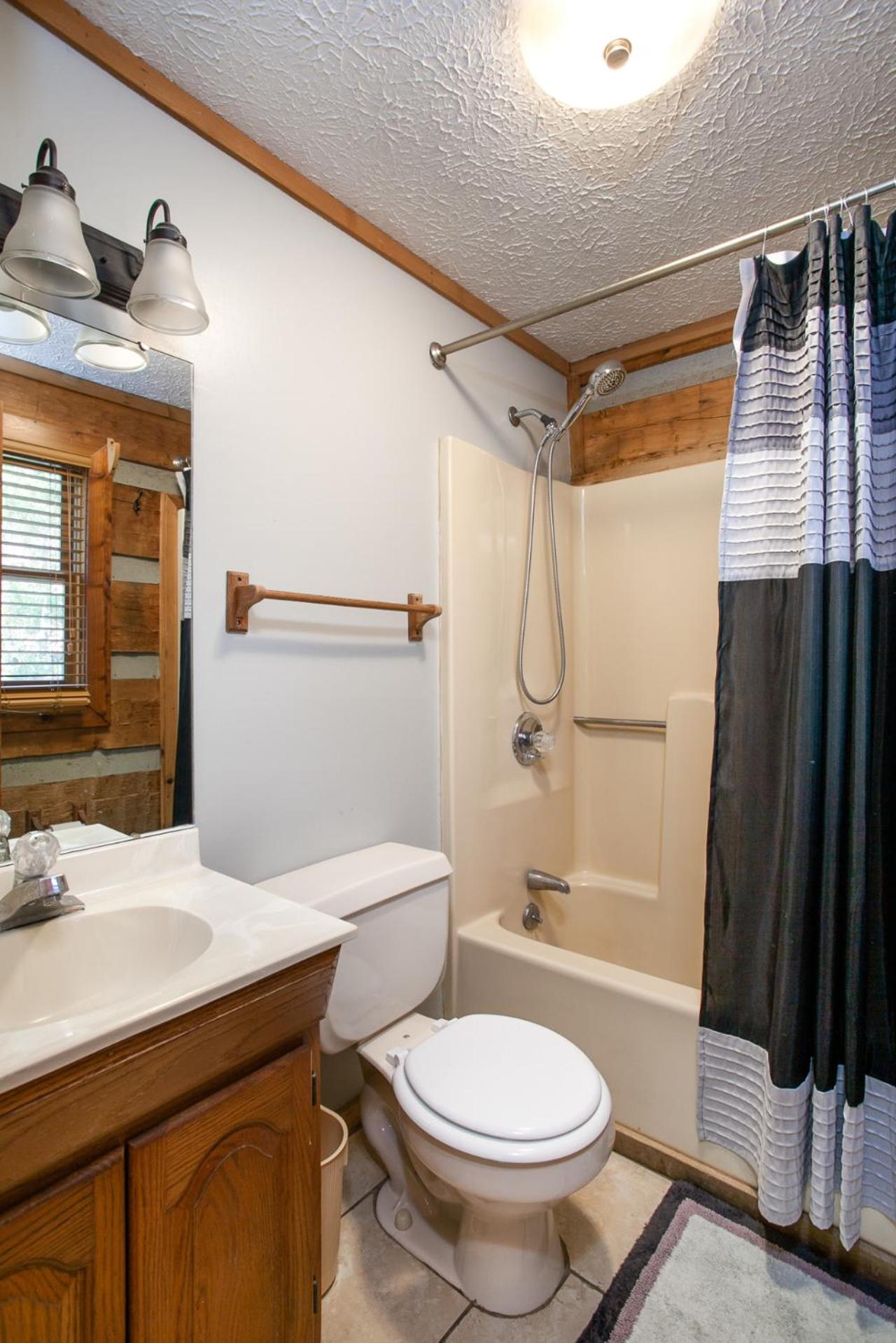 The Secret Nest Hot Tub Jacuzzi Tub Grill