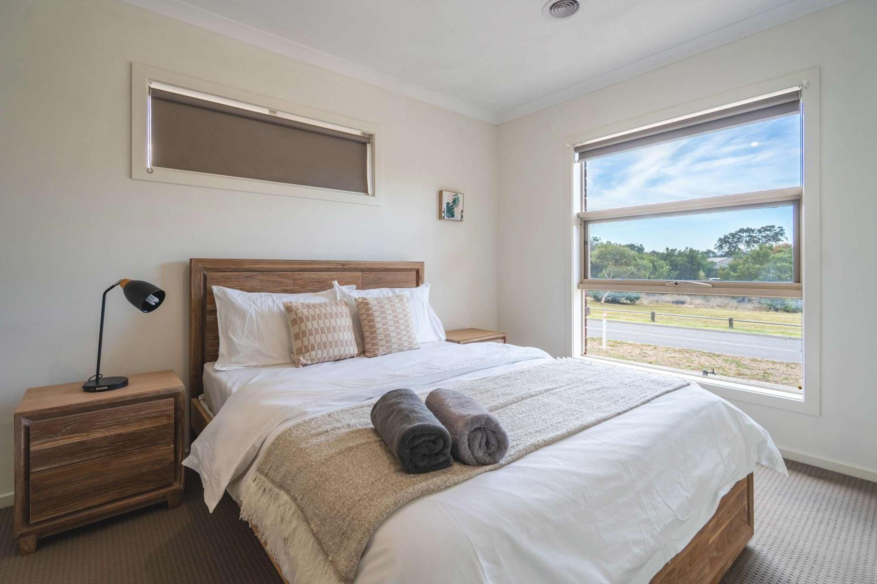 Modern 3B2B1C Home in Doreen