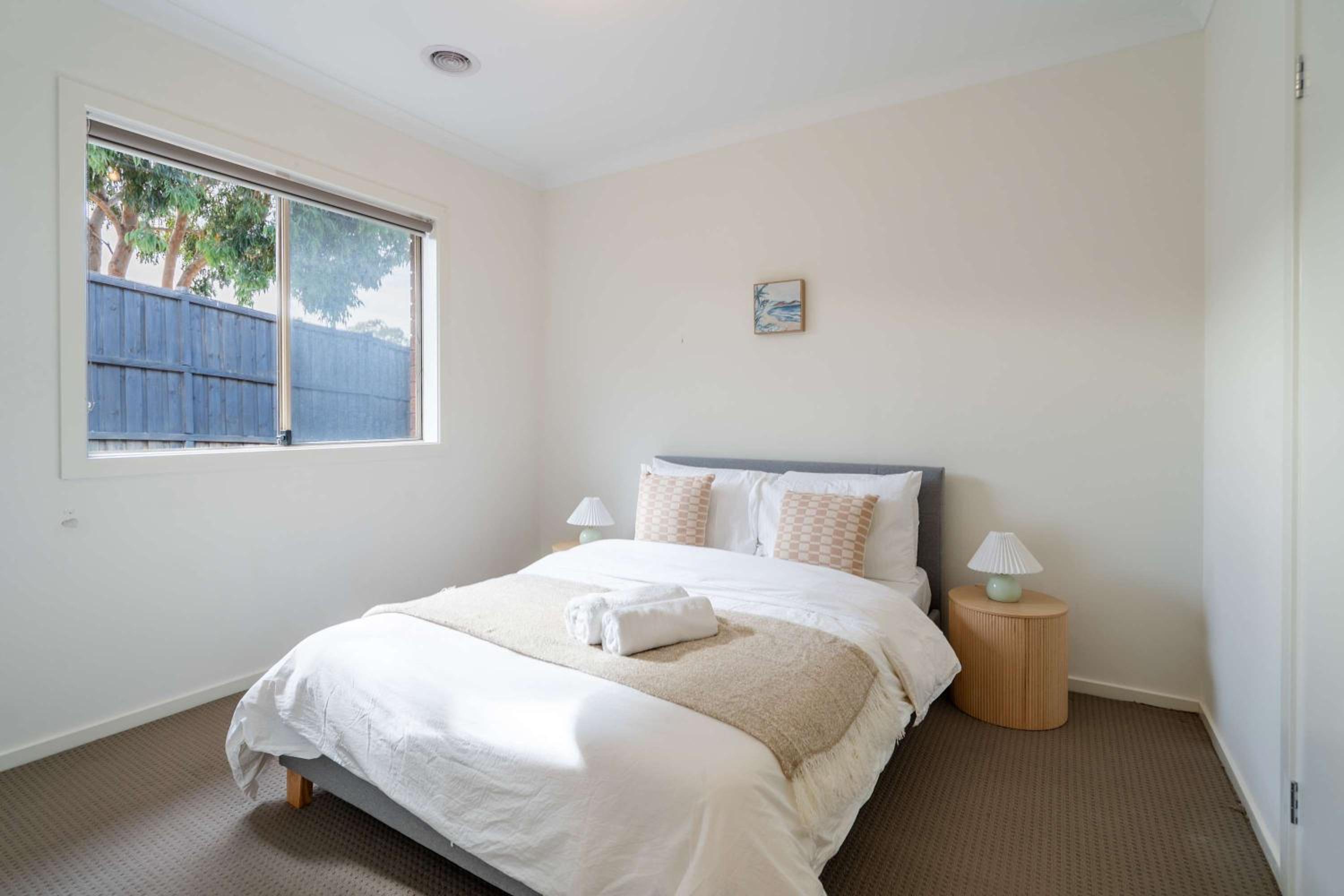 Modern 3B2B1C Home in Doreen