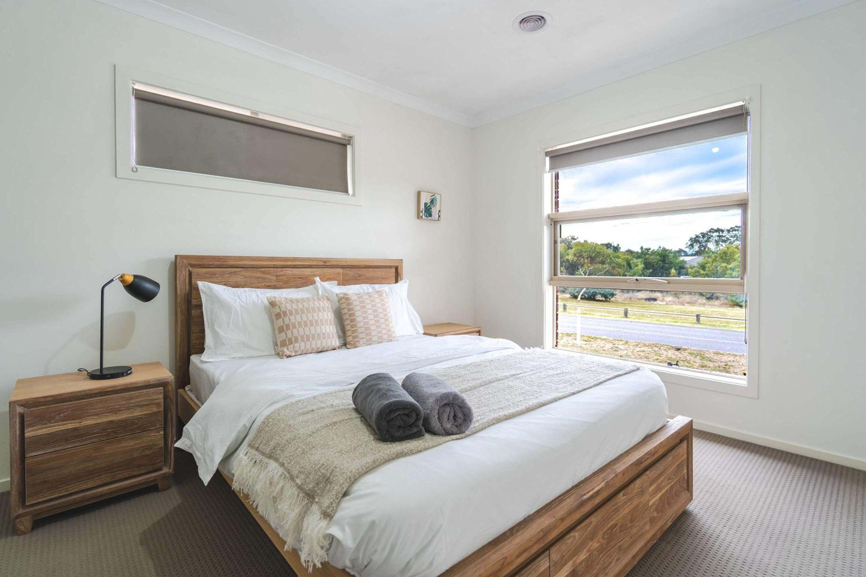Modern 3B2B1C Home in Doreen