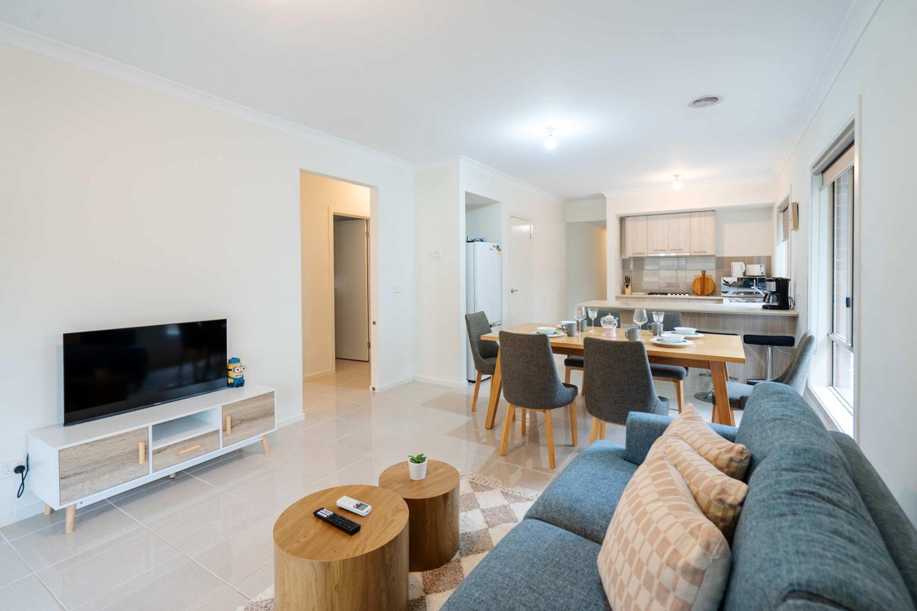 Modern 3B2B1C Home in Doreen