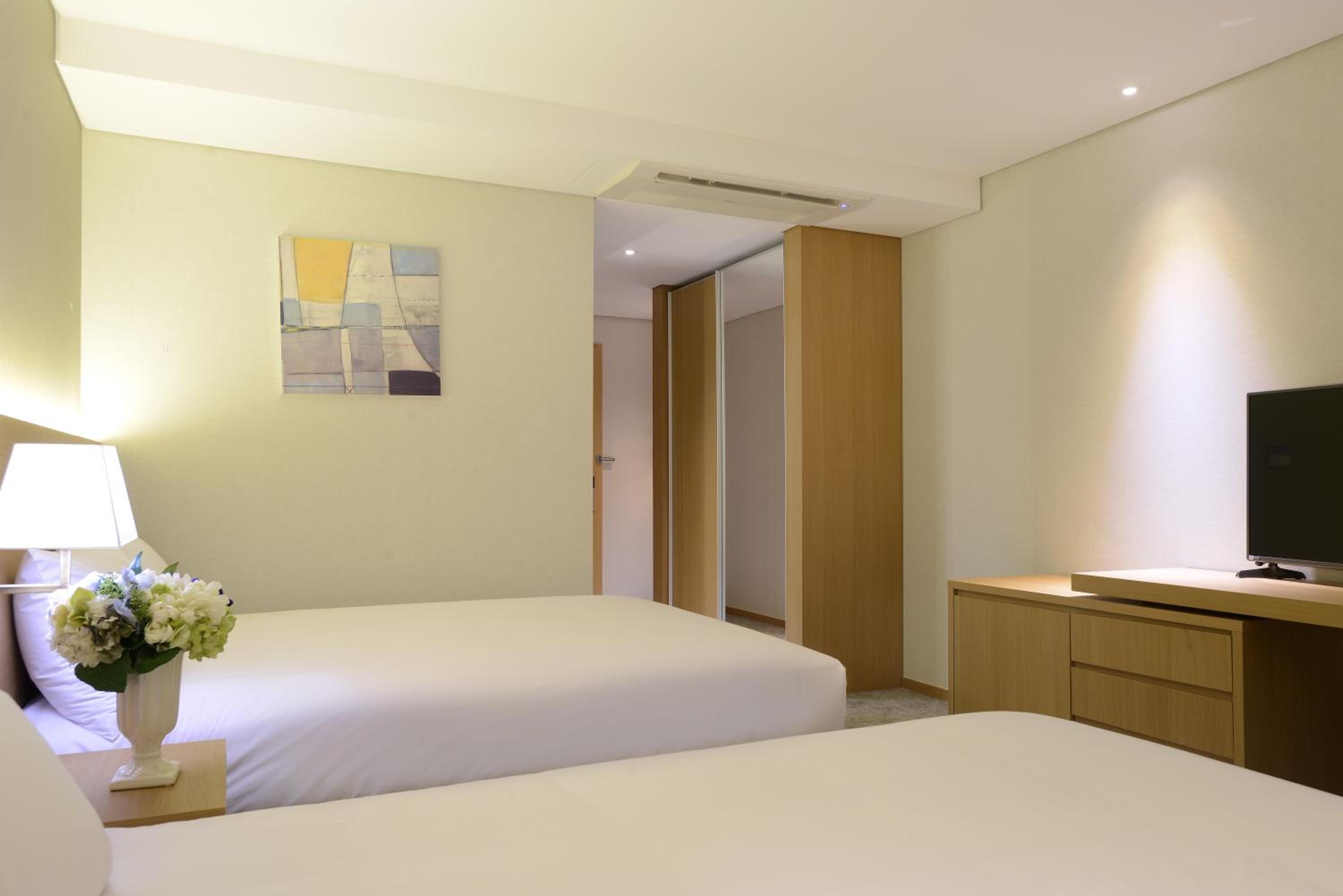 Jeju Vacations - Astar Hotel - Property Image 2