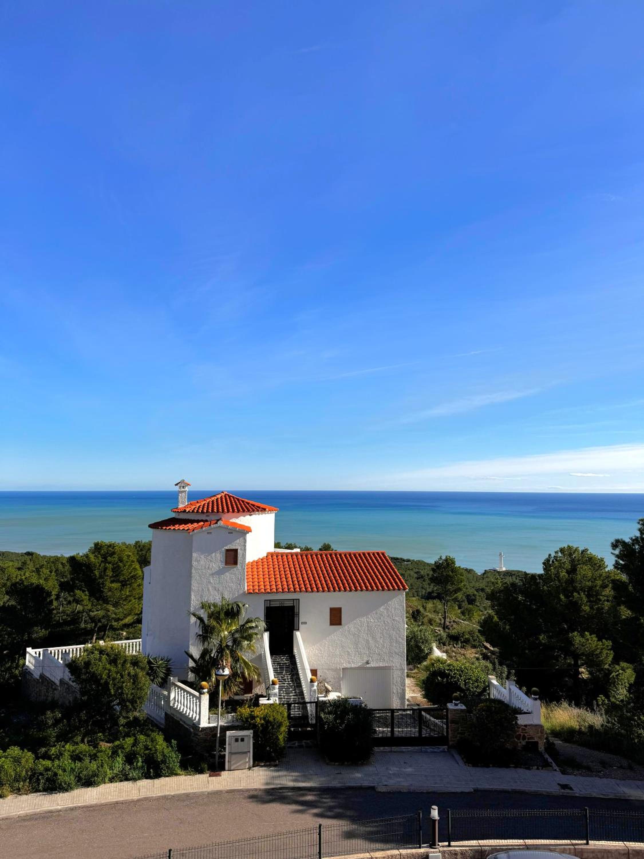Alcossebre Panorama Suite, Piscina y Terraza con Vistas