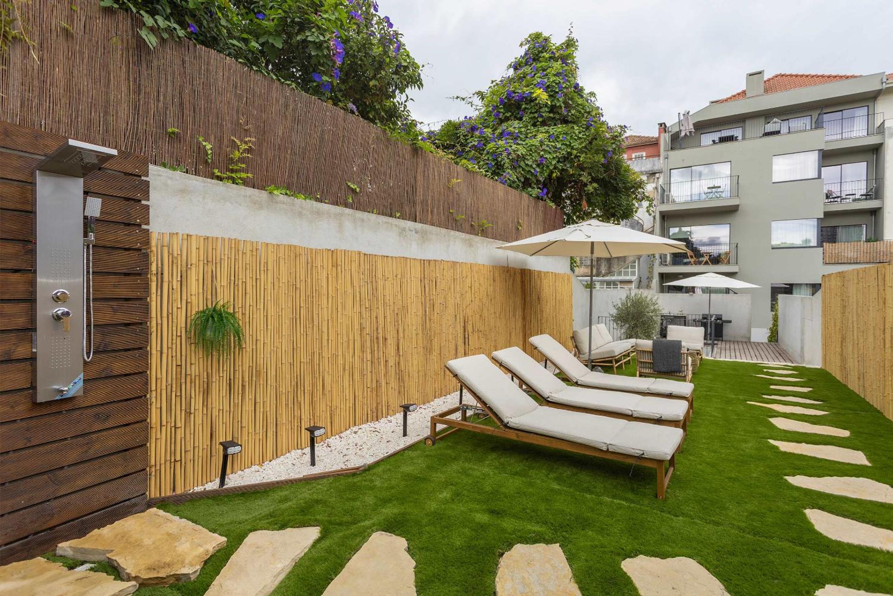 Liiiving in Porto - Pool Paradise Apartments