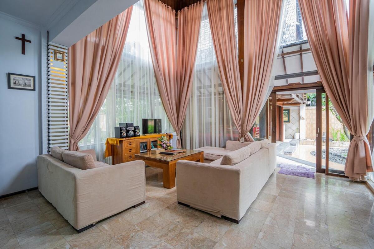 Nipper Villa - Spacious 4BR in Canggu