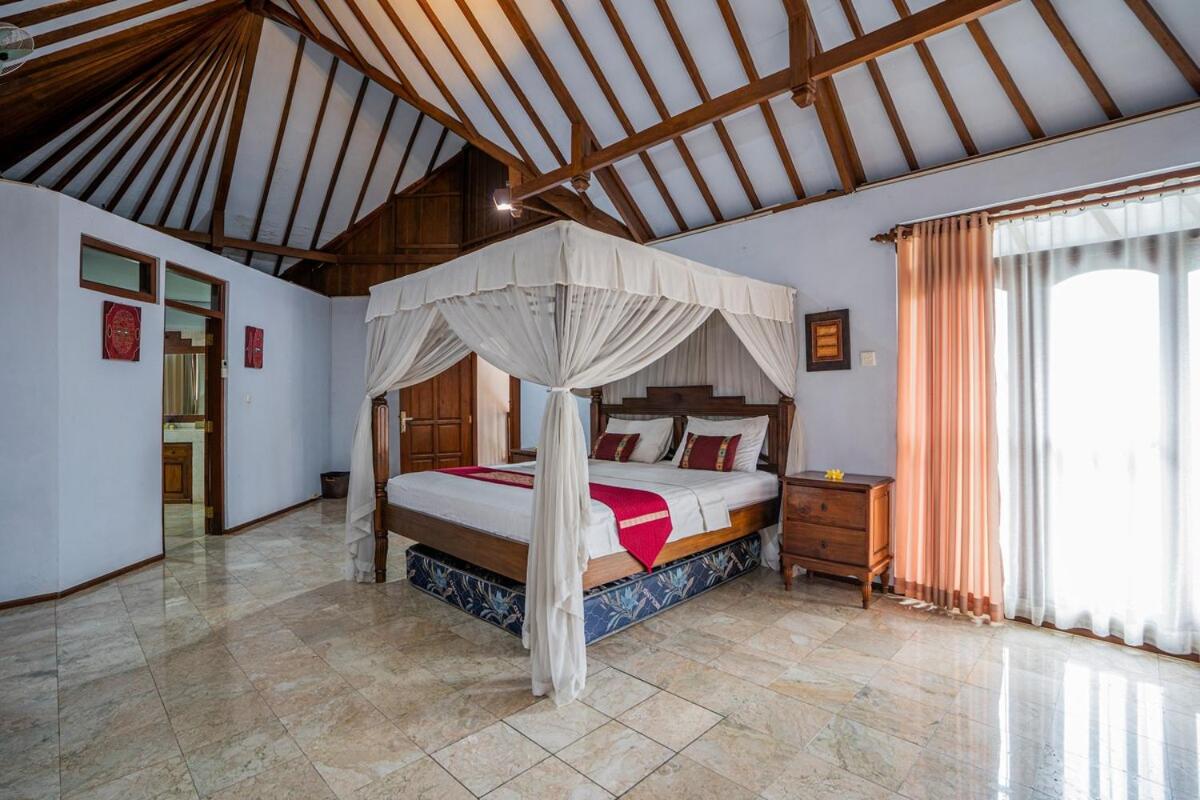 Nipper Villa - Spacious 4BR in Canggu