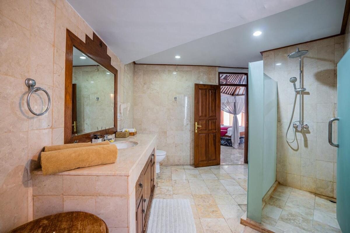 Nipper Villa - Spacious 4BR in Canggu