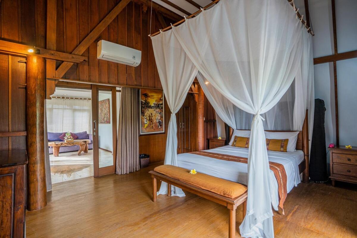 Nipper Villa - Spacious 4BR in Canggu