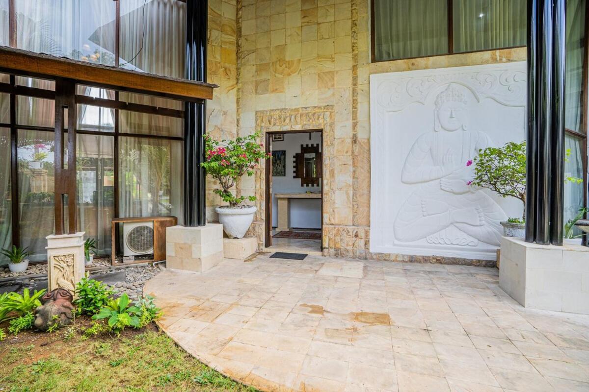 Nipper Villa - Spacious 4BR in Canggu
