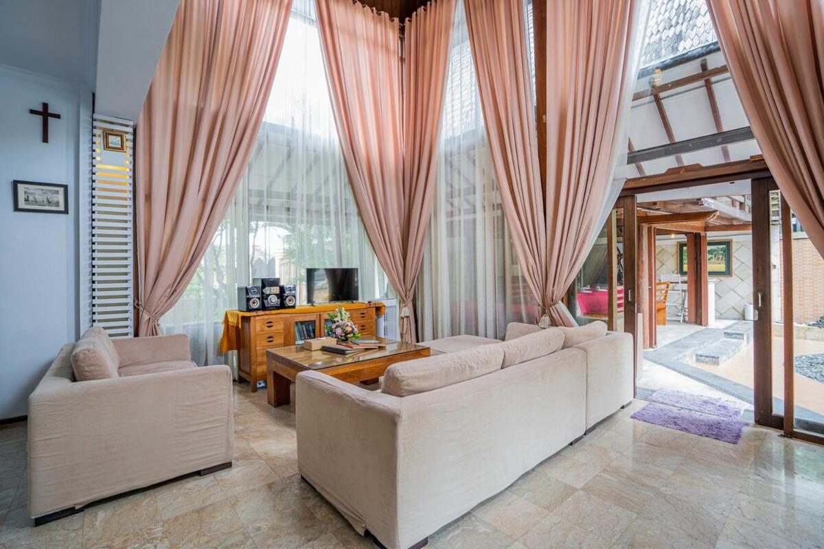 Nipper Villa - Spacious 4BR in Canggu