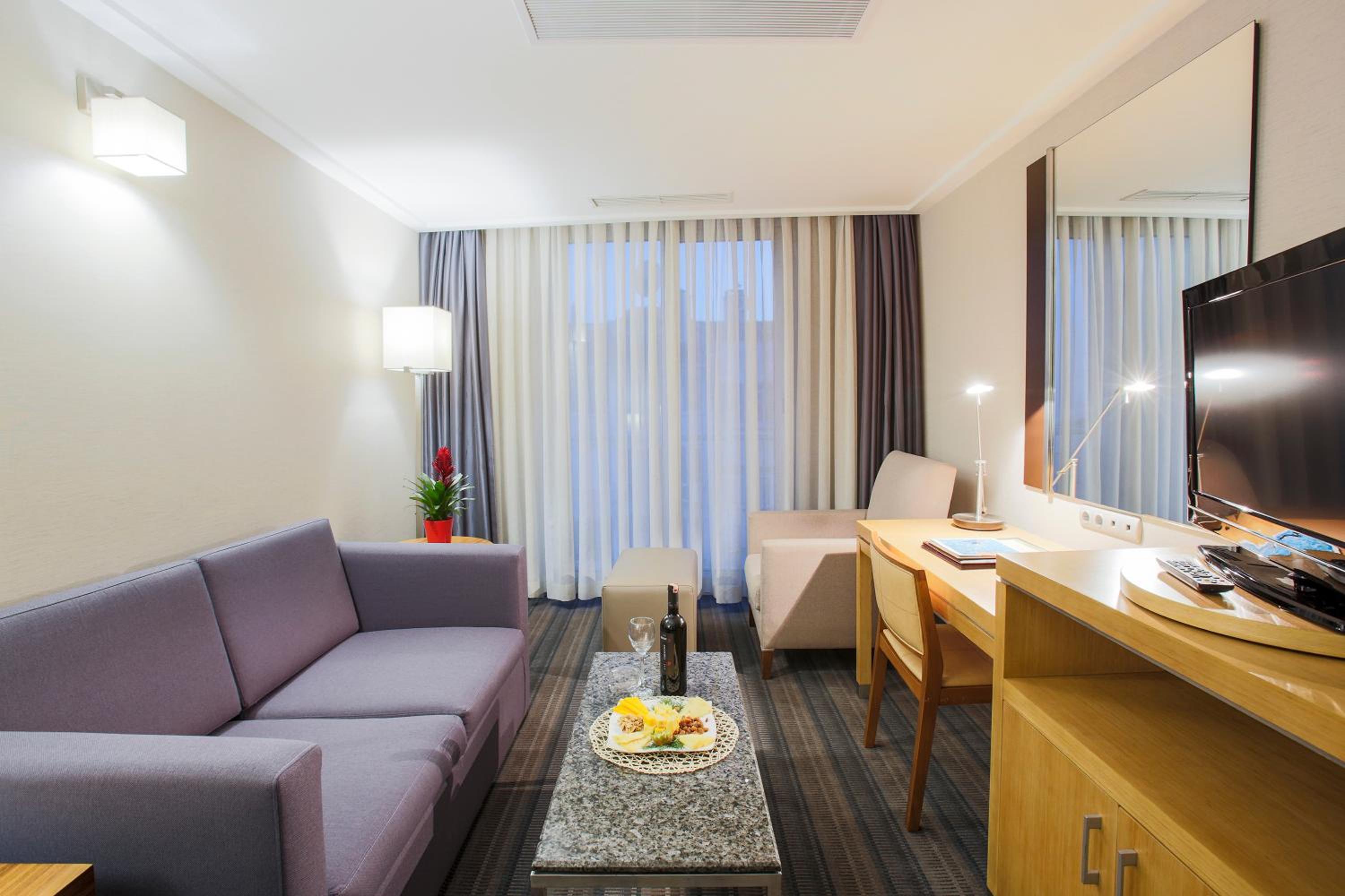Housez Suites & Apartments Special Class - Image 25