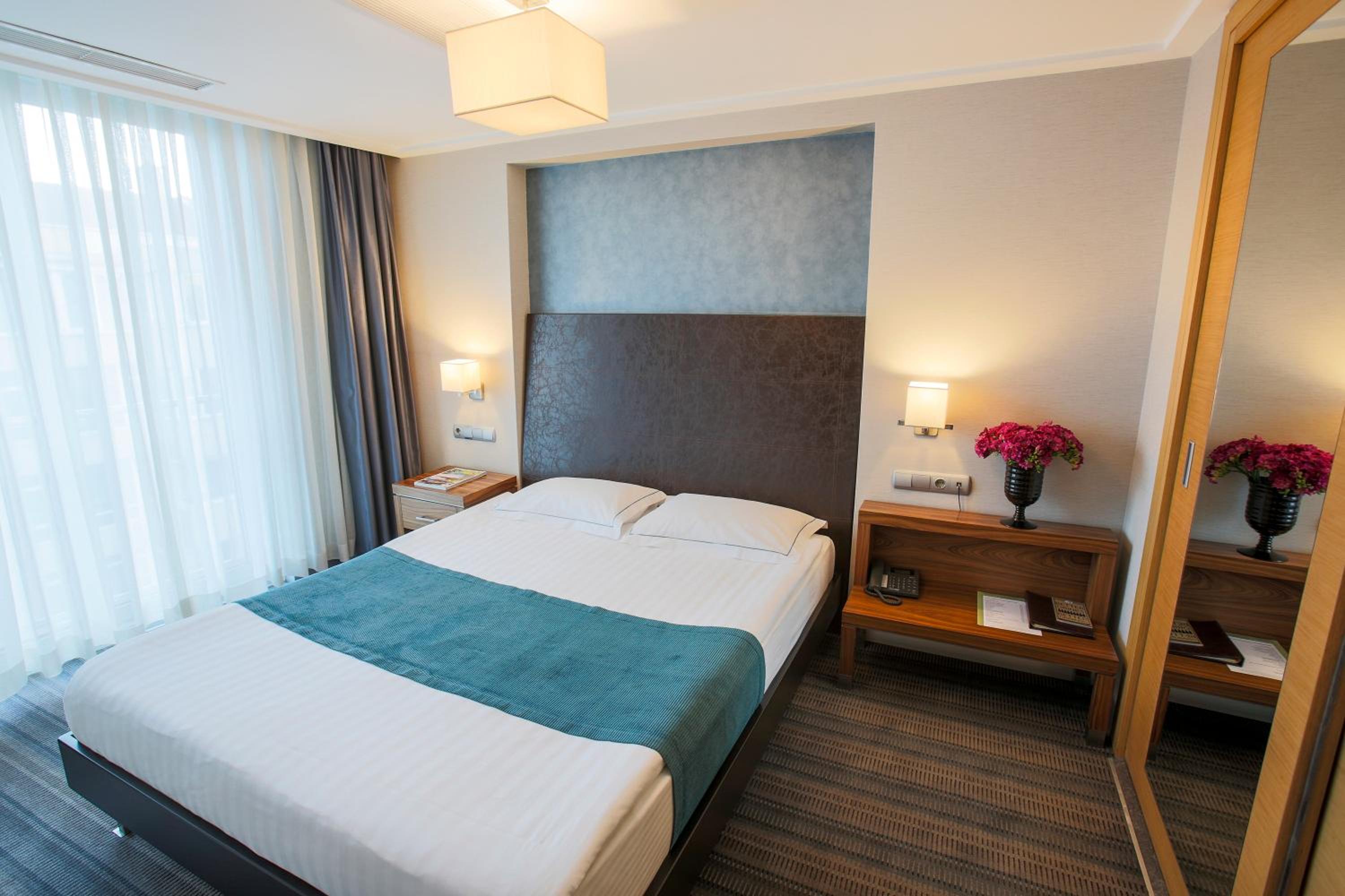 Housez Suites & Apartments Special Class - Image 15