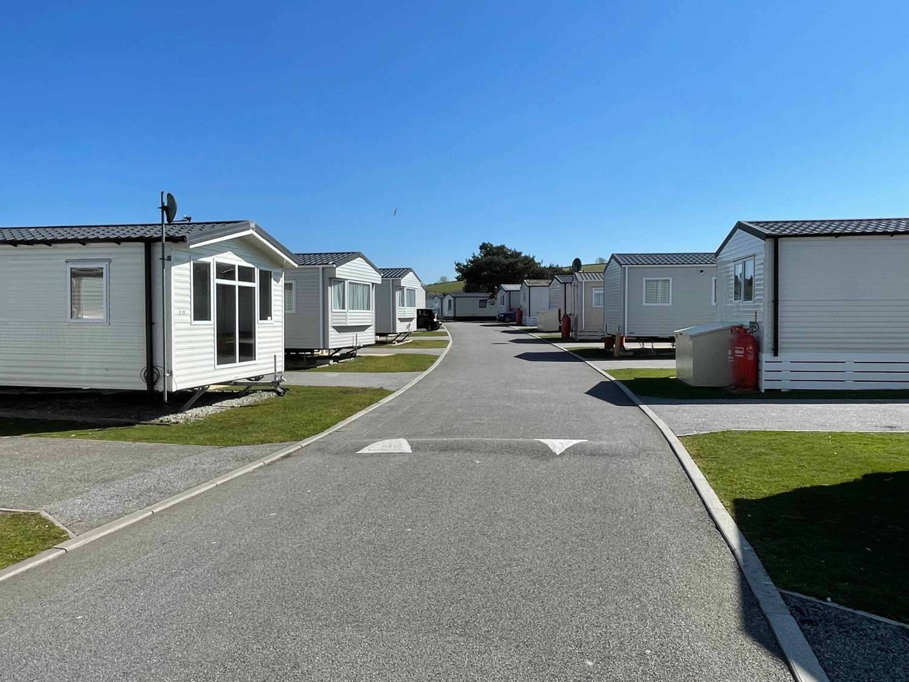 Golden Dunes Retreat, Dog-Friendly Stay at Par Sands Holiday Park, Cornwall