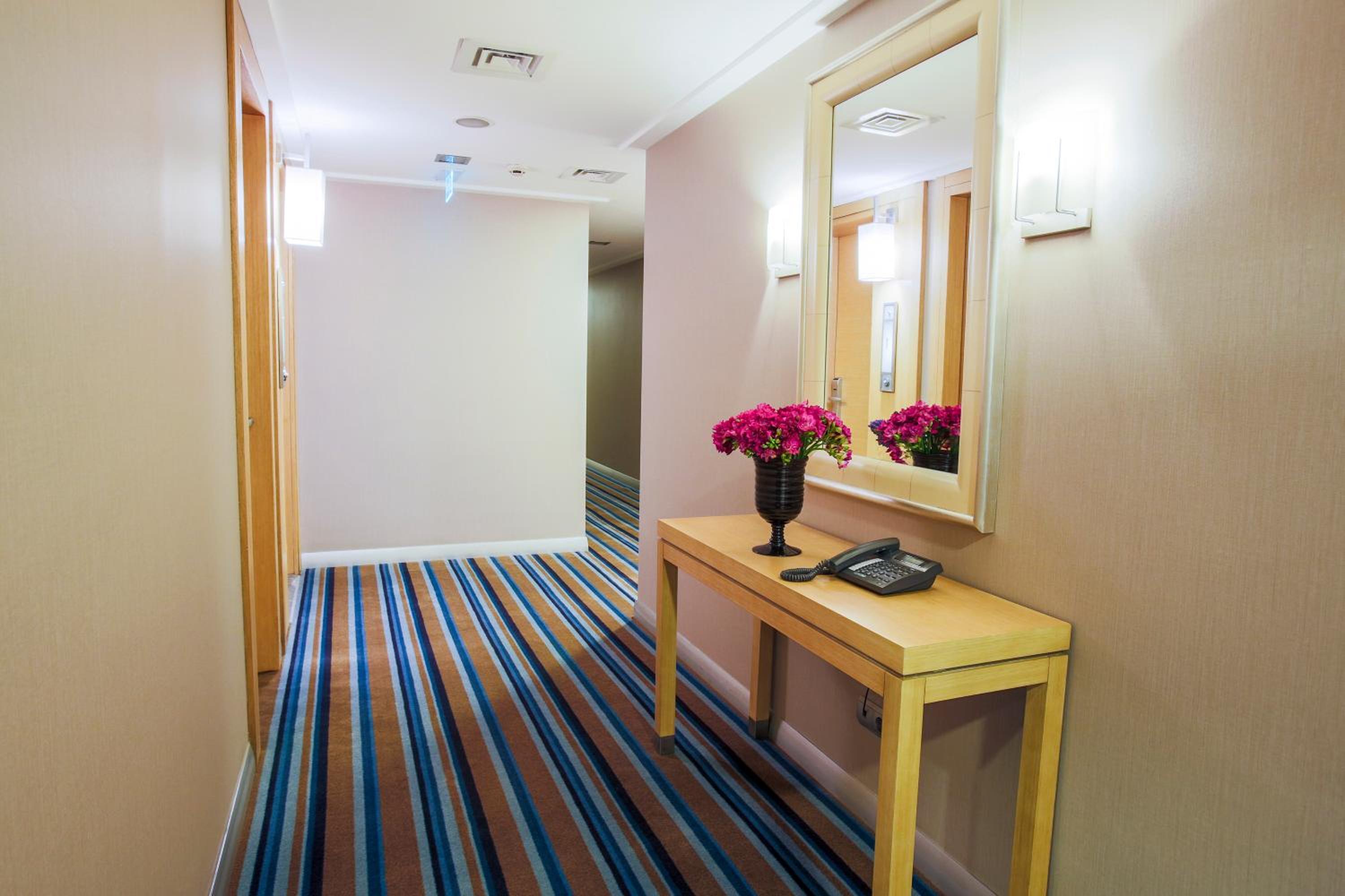 Housez Suites & Apartments Special Class - Image 14
