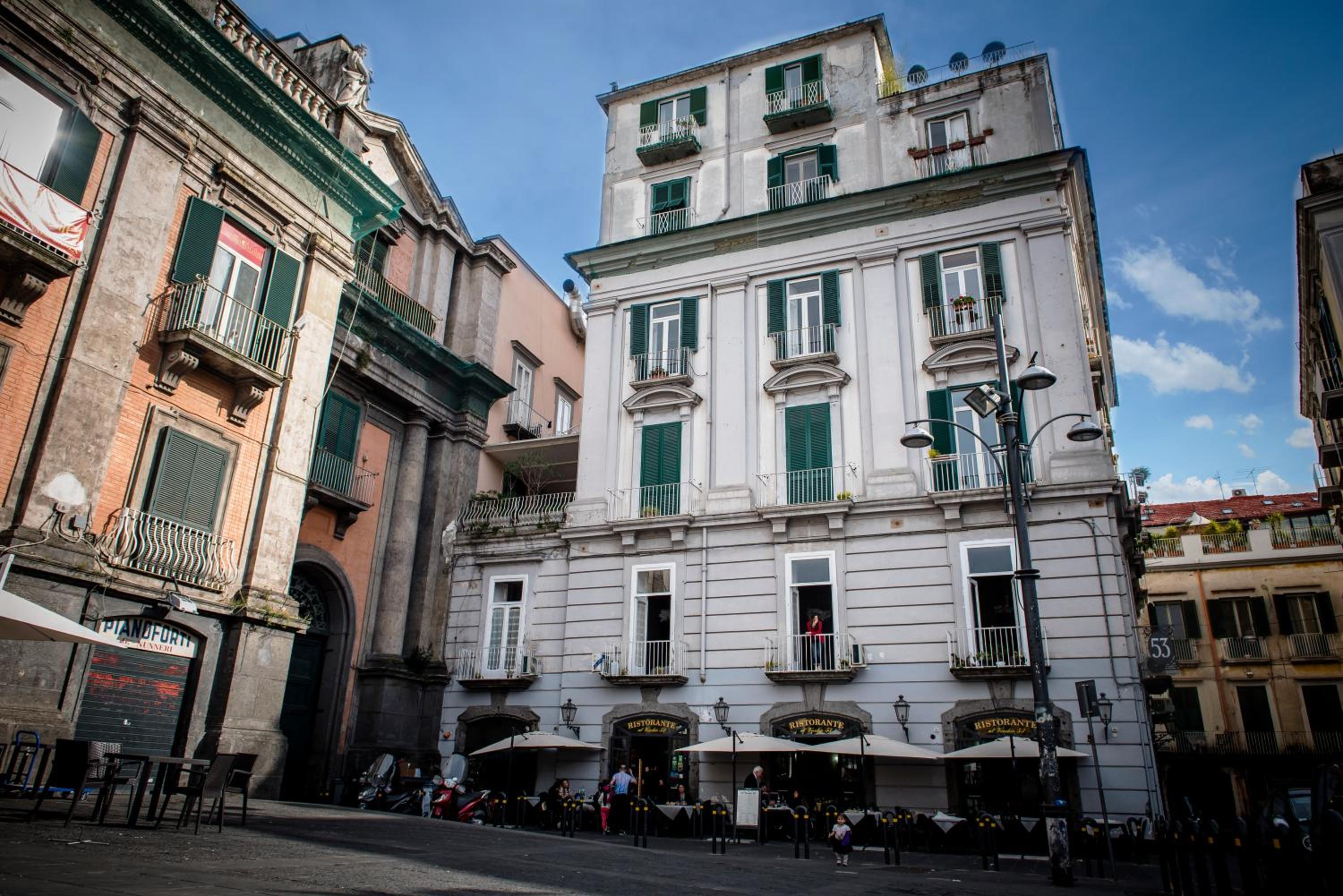 Le 4 Stagioni Dante's Suites H Napoli Centro, by ClaPa Group