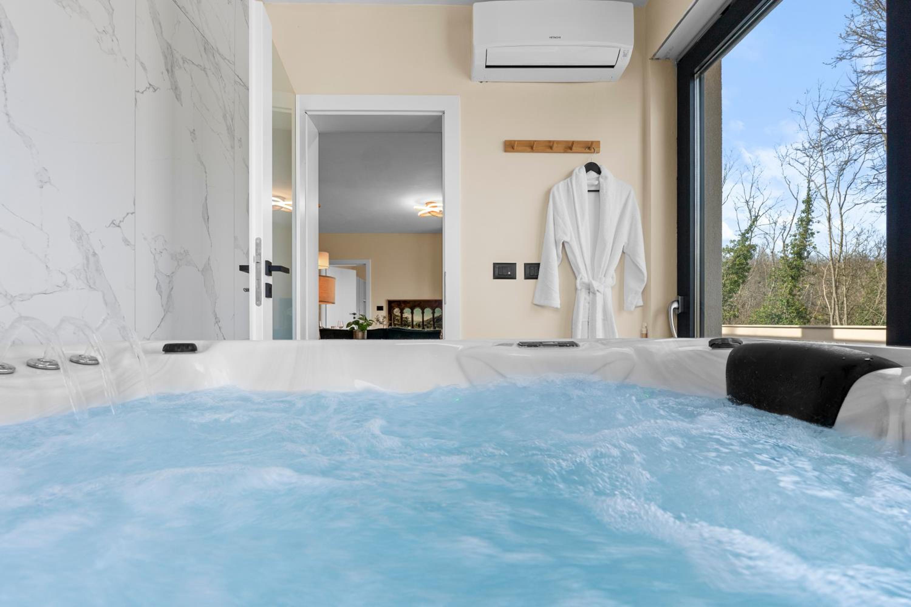 Charming Villa Harmonia with Heated pool and Indoor Jacuzzi surrounded by nature