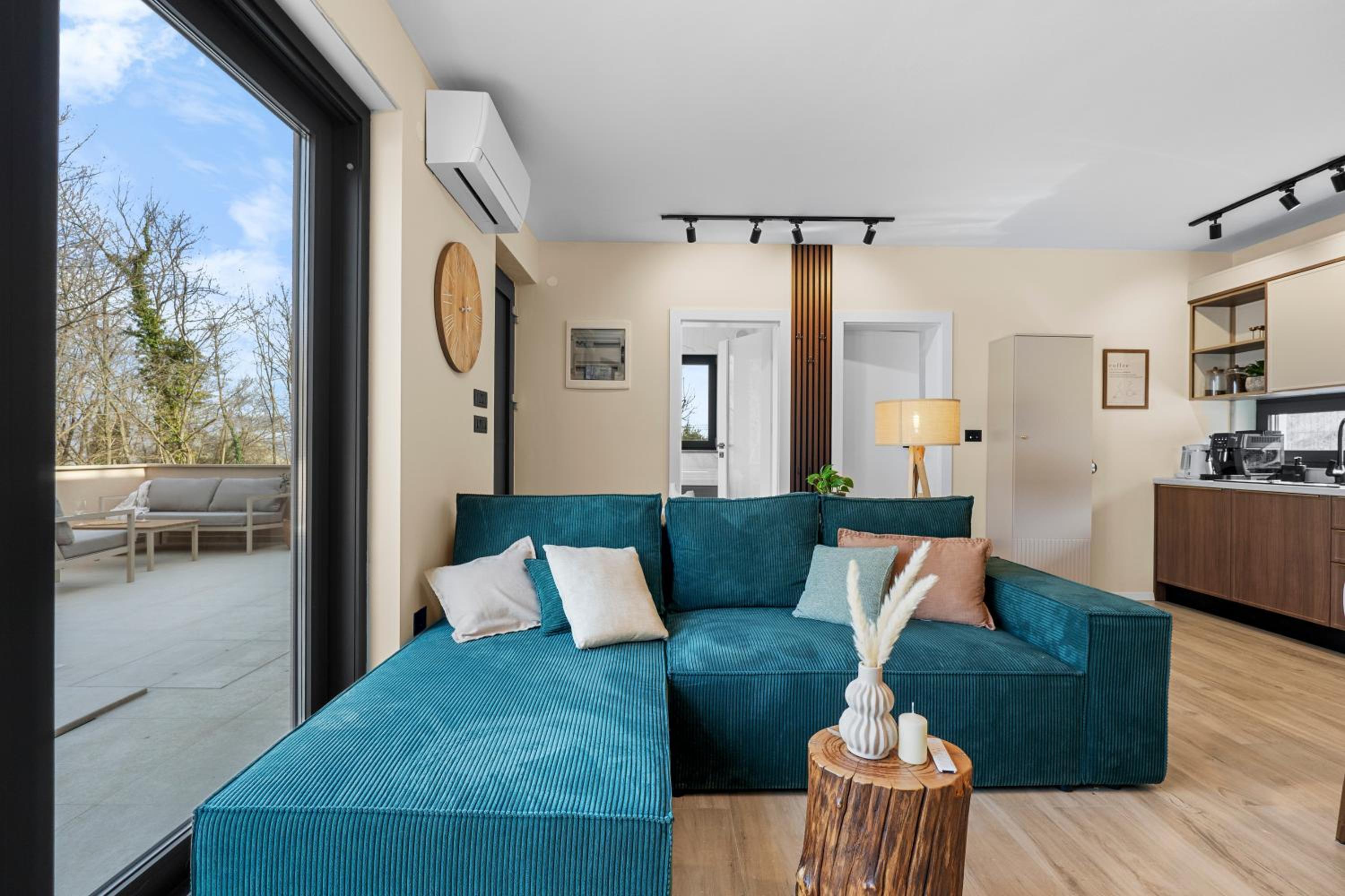 Charming Villa Harmonia with Heated pool and Indoor Jacuzzi surrounded by nature